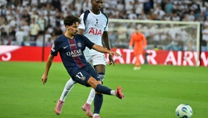 9.79秒！维蒂尼亚慢跑罚点踢飞 用时多于博尔特百米纪录