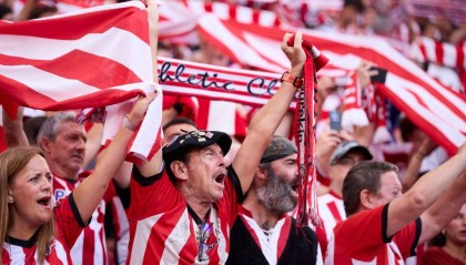 马丁内利：和埃泽有眼神交流，我不想替补但我相信塔帅的决定