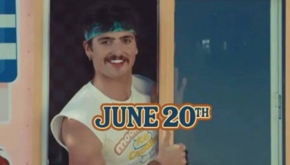 00 后小鲜肉 Benson Boone 的脸怎么变这样了！