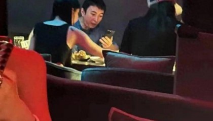 王思聪豪掷十万，畅享美食盛宴，撩妹大放送！独家揭秘！