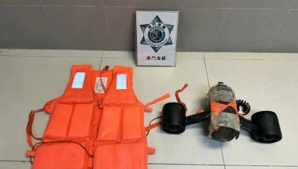 36岁内地男子靠“水下推进器”偷渡至澳门，被海关抓个正着，获刑4个月