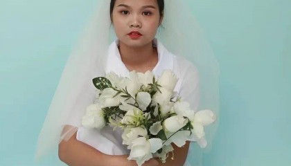 22岁绝症女孩宴请全村看坝坝电影，哽咽嘱托：“我走后，请替我关照父母”