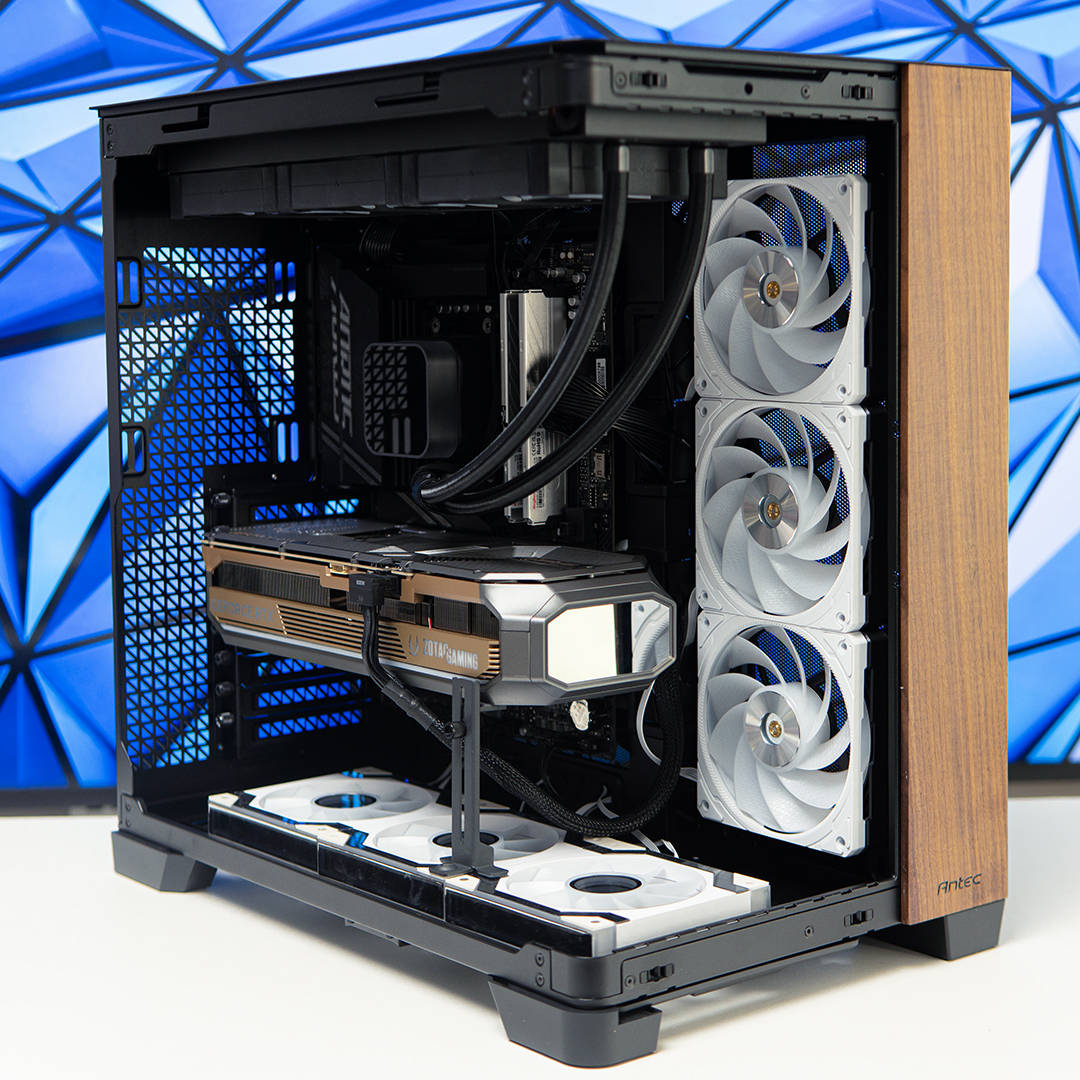 大视野海景房，安钛克C8 Curve Wood+索泰GeForce RTX 5070 Ti AMP EXTREME INFINITY装机