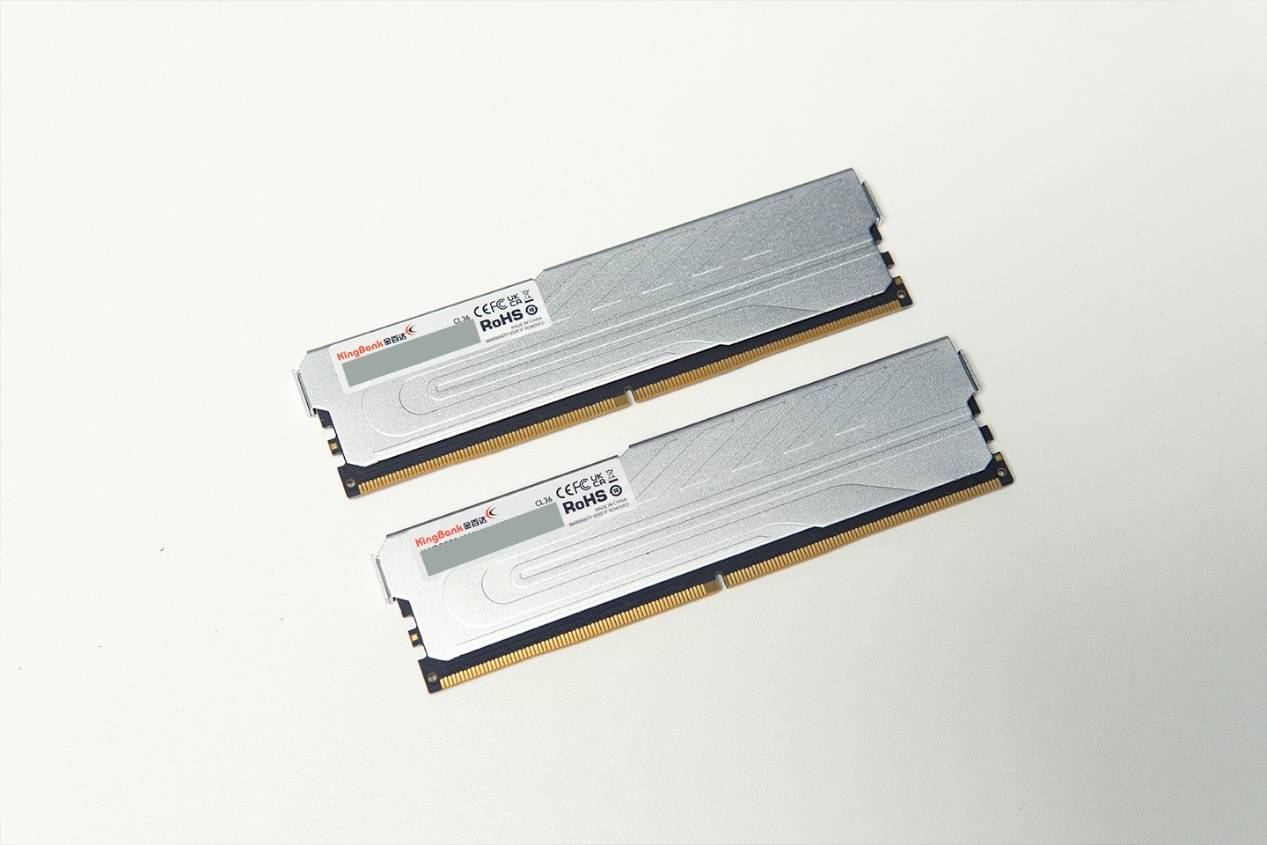 大视野海景房，安钛克C8 Curve Wood+索泰GeForce RTX 5070 Ti AMP EXTREME INFINITY装机