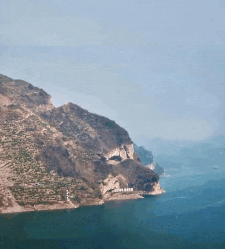 萌爆全网的“小狗山”，真不是P的！紧急提醒→