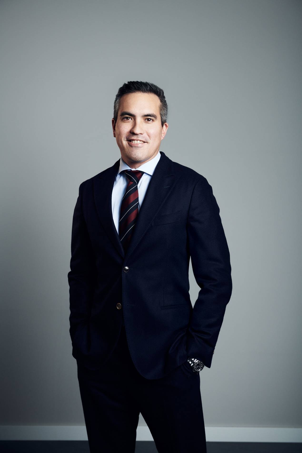 尚泰集团任命第四代Chirathivat家族成员Sean Hill出任荷兰de Bijenkorf百货商店首席执行官,引领零售转型新时代