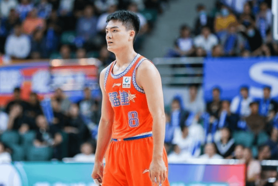 广东2米26中锋给杜锋庆生,U21山东辽宁爆发冲突,福建选秀捡到宝