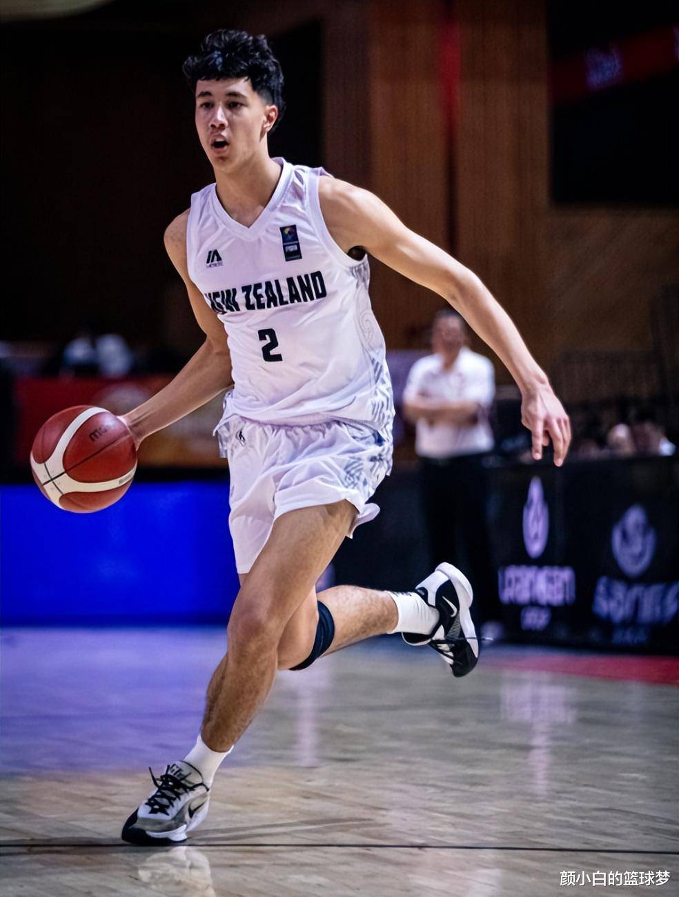 U16男篮亚洲杯:苏拉绝杀新西兰拒日本18分逆转1.63米越圭司243