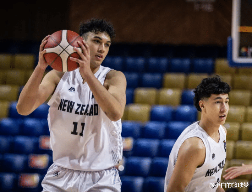U16男篮亚洲杯:苏拉绝杀新西兰拒日本18分逆转1.63米越圭司243