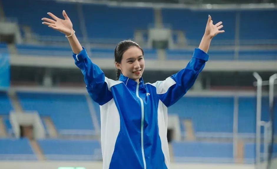 吴淮楚掷78.08米,刷新U18今年全球最佳,成严子怡师弟