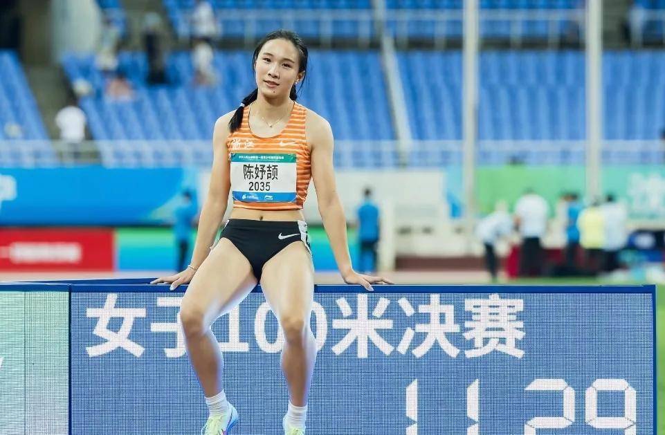 吴淮楚掷78.08米,刷新U18今年全球最佳,成严子怡师弟