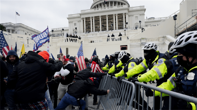 柯克被杀后,特朗普掀起复仇行动,48小时内,“追杀名单”出炉