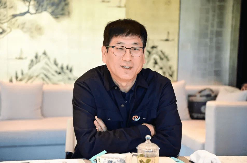 曹杰,培植个人势力,违规为亲属谋求特殊待遇