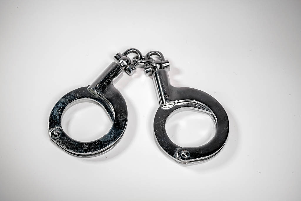 农妇与法官言语冲突被罚10万拘15日，让人看不懂