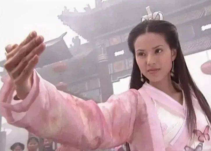 当女将军成为内娱偶像剧时尚单品，我们更怀念穆桂英