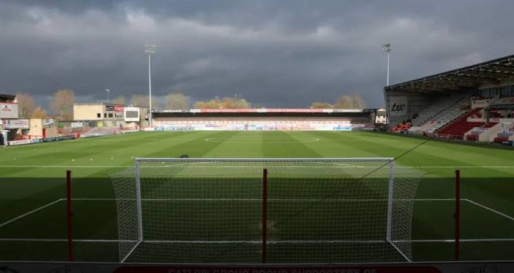 BBC:莫克姆足球俱乐部因未来不明暂停所有一线队活动