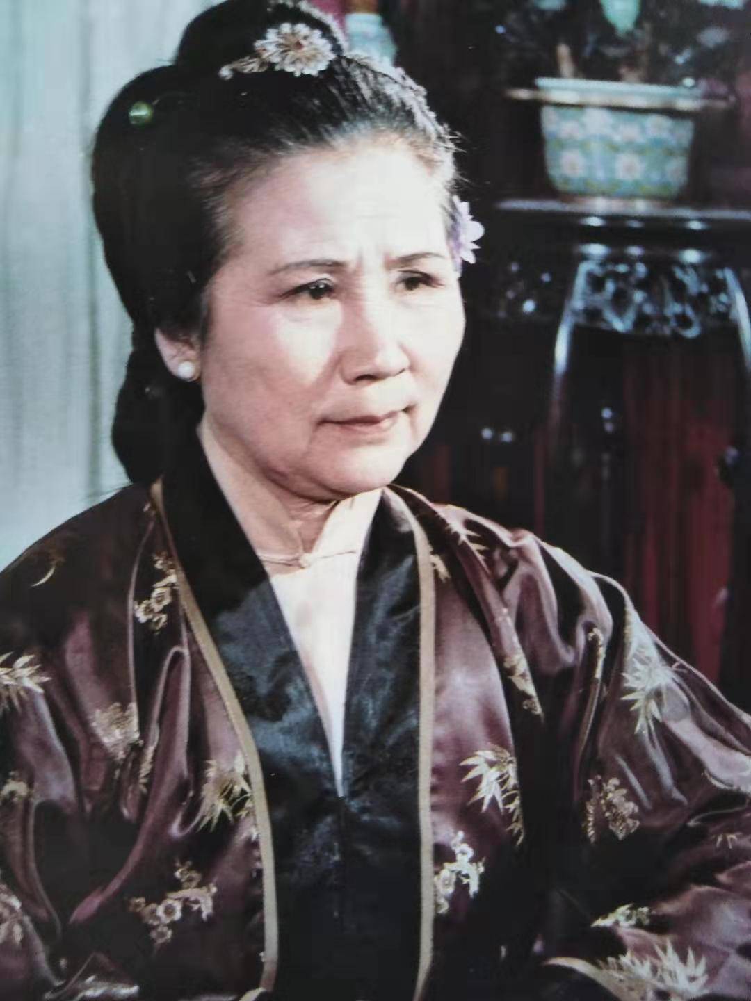 红楼梦：尤老娘改嫁后还能得到安人的封号吗？